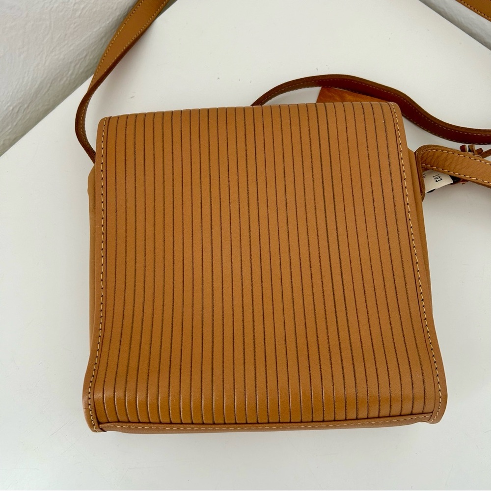 NWT - Stunning Square Unisa Leather Shoulder Bag Camel Color - Picture 2 of 7